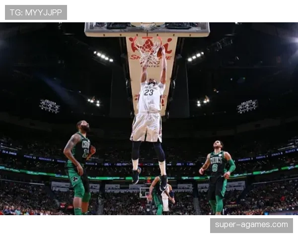 安东尼·戴维斯挡拆制造错位提升内线得分效率拉开防守差距