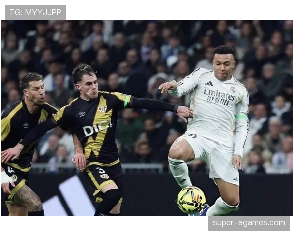 皇马关键战表现波动，对赛季争冠形势带来阶段性变化