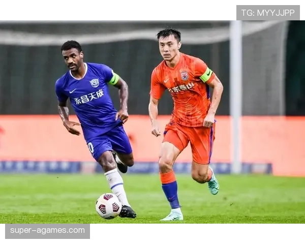 山东泰山中场衔接不畅，有序推进下暴露关键枢纽缺失问题