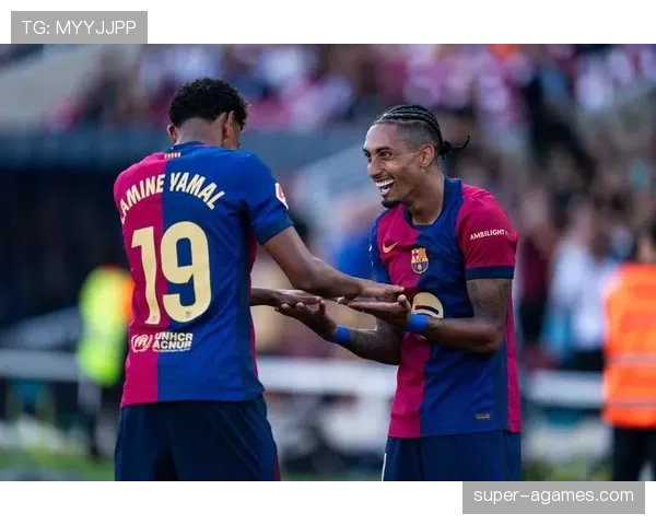 拉菲尼亚与莱万的进攻连线如何激活巴萨锋线？