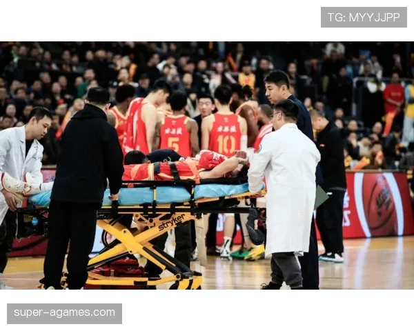 掩护犯规判定标准是什么？实战中如何避免被判掩护犯规